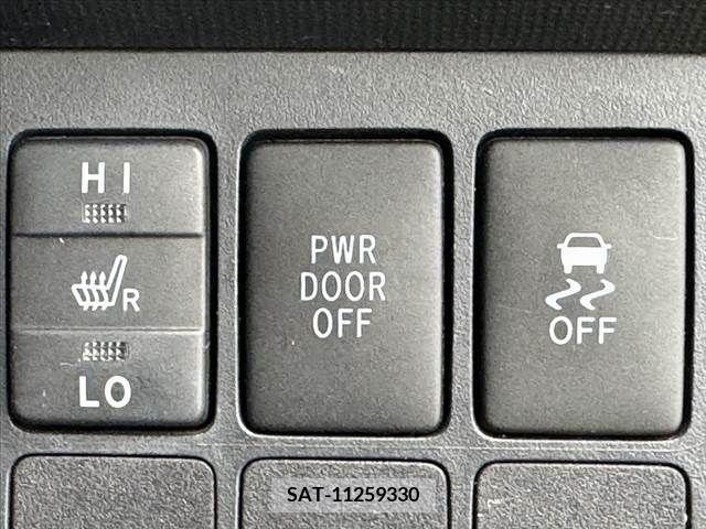 Toyota SPADE 2013-09 384146-27