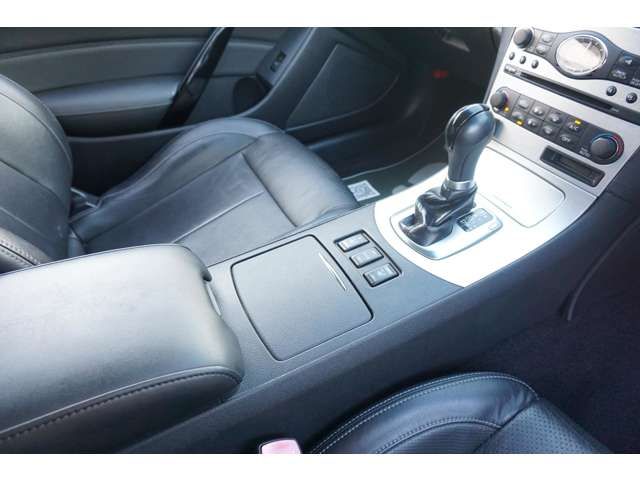 Nissan SKYLINE COUPE 2008-07 8213-13