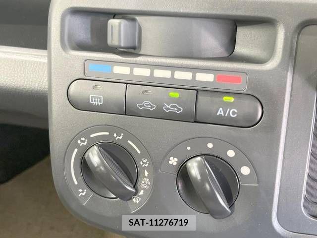 Nissan MOCO 2013-05 324581-7