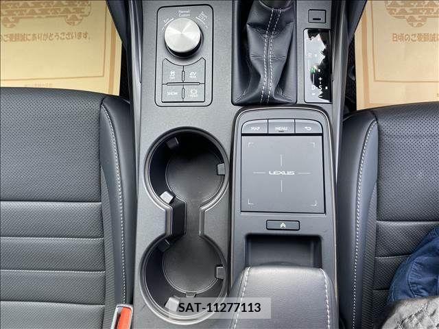 Lexus IS 2020-12 210753-9