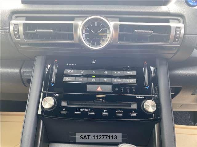 Lexus IS 2020-12 210753-8