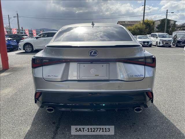 Lexus IS 2020-12 210753-15