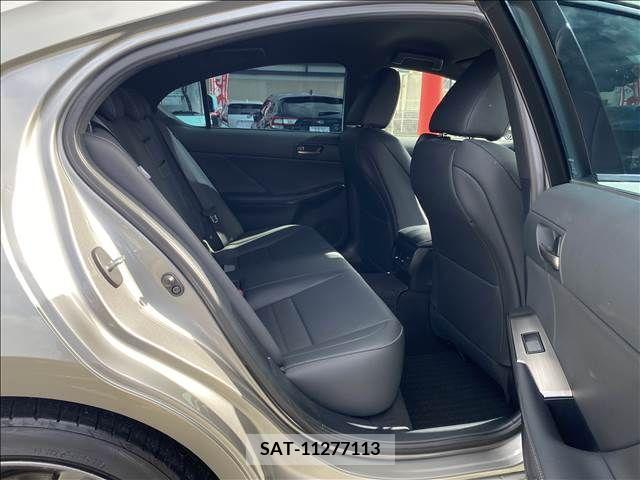 Lexus IS 2020-12 210753-5