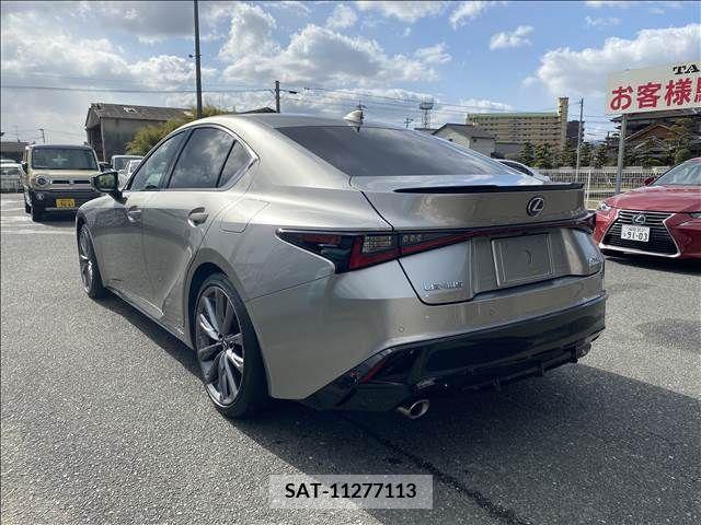 Lexus IS 2020-12 210753-2