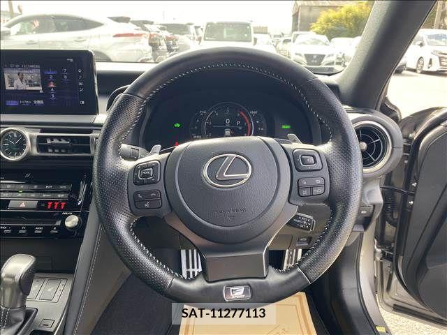Lexus IS 2020-12 210753-1