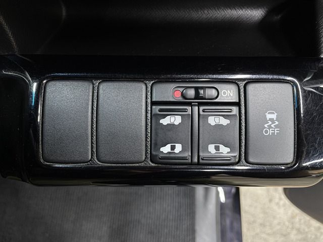 Honda e 2010-06 21715-16
