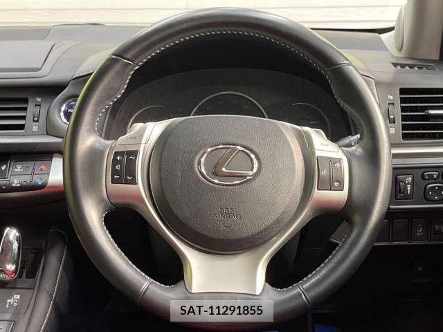 Lexus CT 2011-06 275102-11