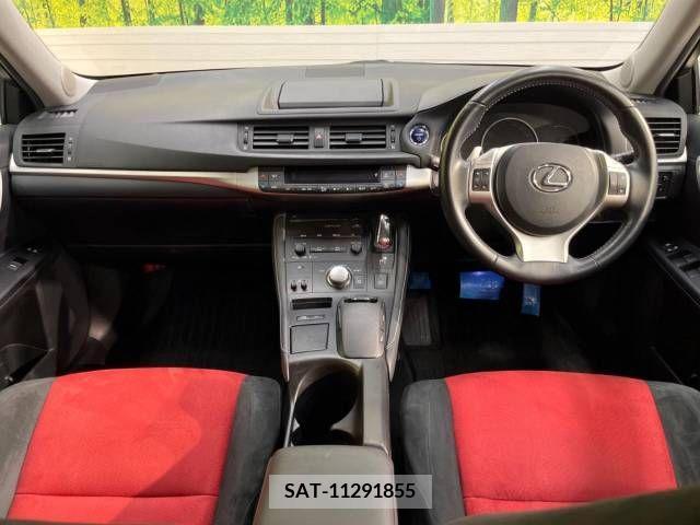 Lexus CT 2011-06 275102-1