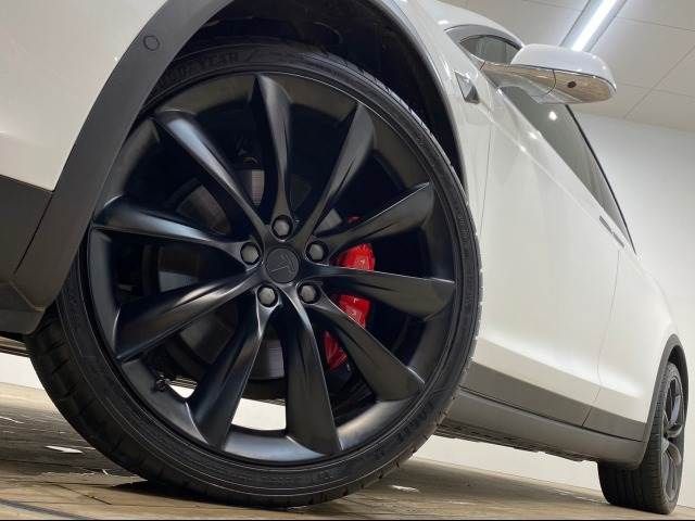 Tesla MODEL X 2017-10 22299-17