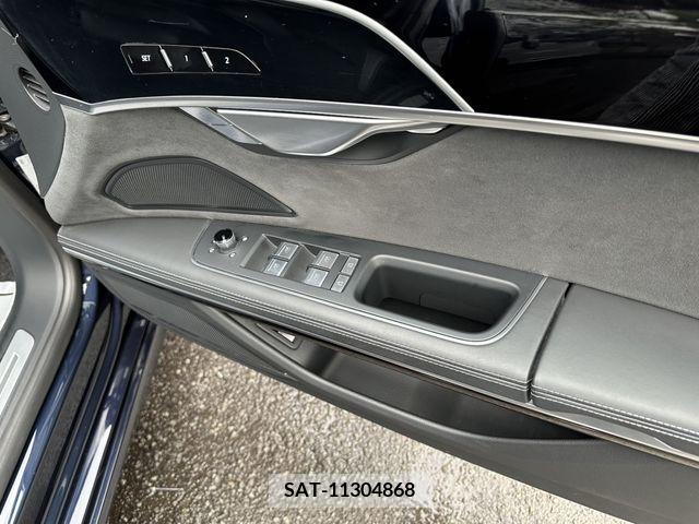 Audi A8 2022-07 292722-15