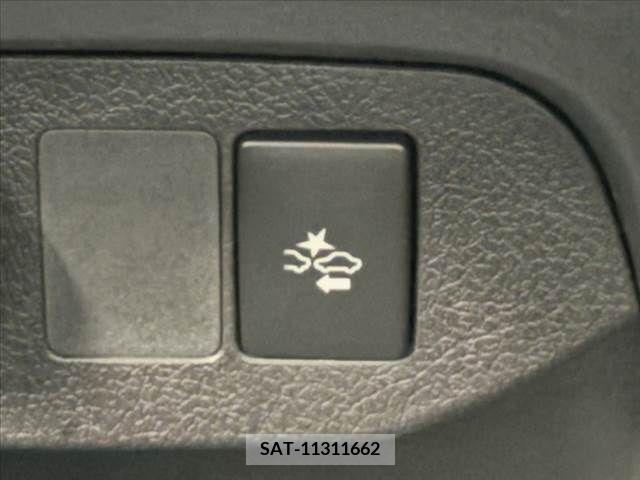 Toyota VITZ 2017-12 348482-4