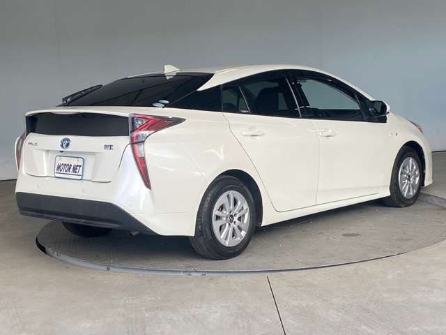 Toyota PRIUS 2016-09 190614-10