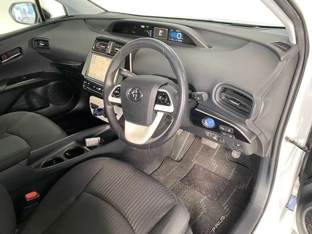Toyota PRIUS 2016-09 190614-19