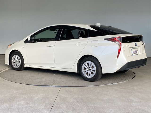 Toyota PRIUS 2016-09 190614-12
