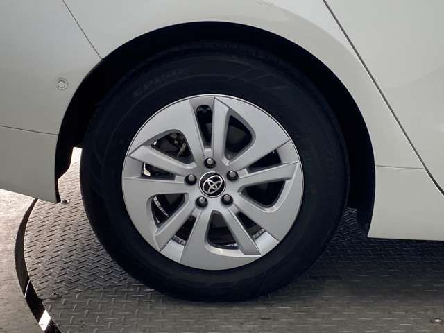 Toyota PRIUS 2016-09 190614-17