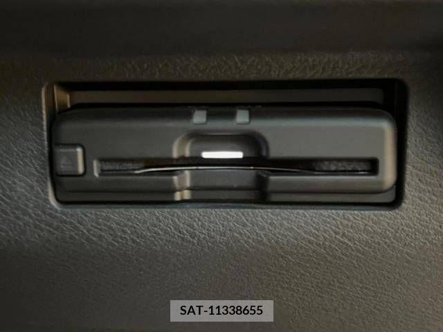 Nissan KICKS 2021-07 373098-9