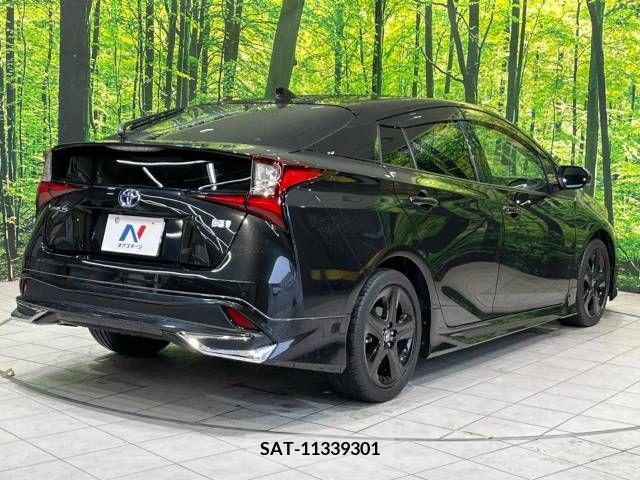 Toyota PRIUS 2021-08 220995-17