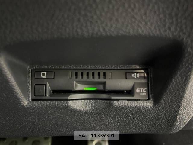 Toyota PRIUS 2021-08 220995-8