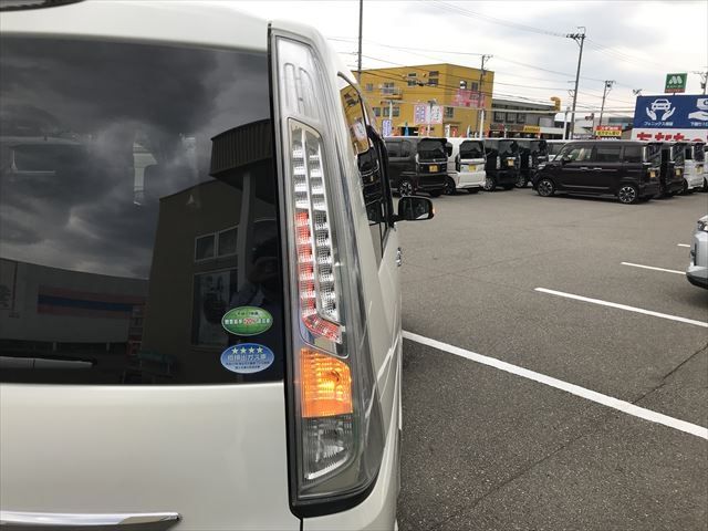 Nissan SERENA 2012-08 193005-6