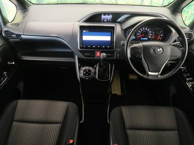 Toyota VOXY 2018-09 9772-1