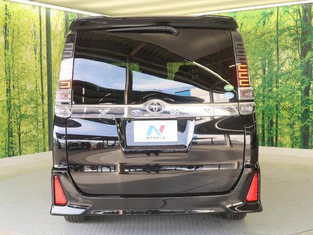 Toyota VOXY 2018-09 9772-16