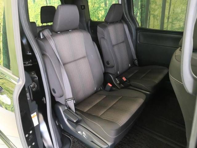 Toyota VOXY 2018-09 9772-9