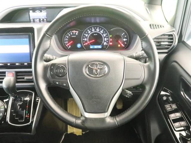 Toyota VOXY 2018-09 9772-12