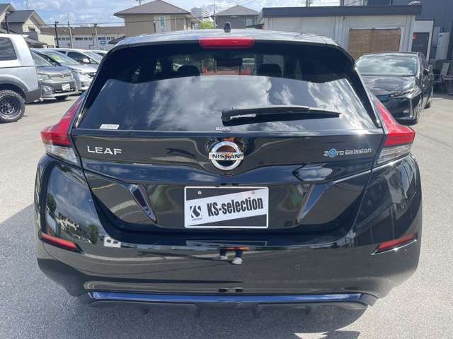 Nissan LEAF 2018-08 24936-3