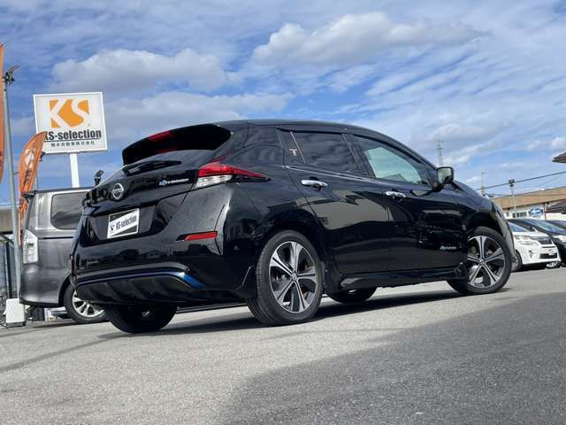 Nissan LEAF 2018-08 24936-1