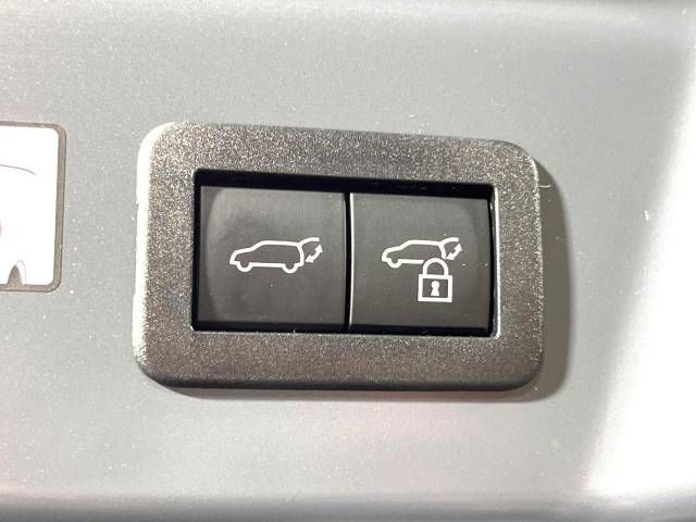 Toyota PRIUS 2023-01 192727-4