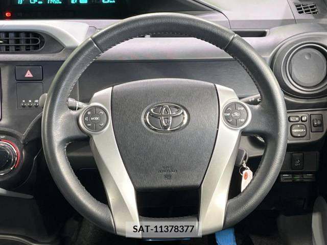 Toyota AQUA 2013-02 292511-8