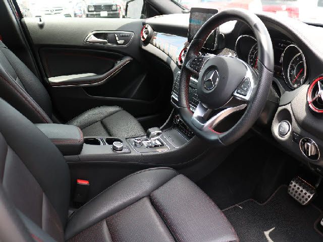 Amg A-Class 2019-04 7723-11