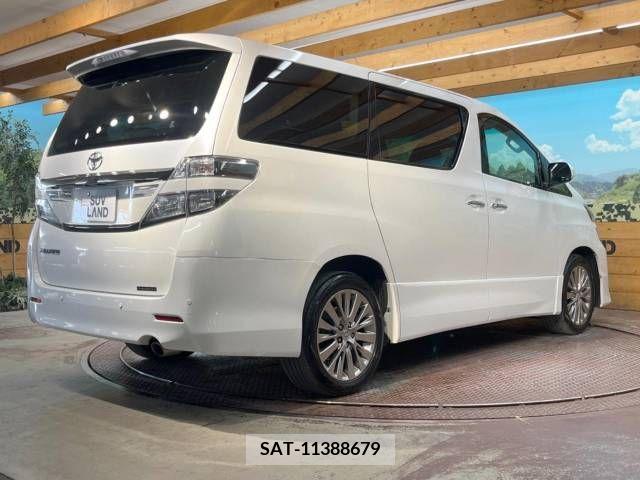 Toyota VELLFIRE 2013-05 381349-18