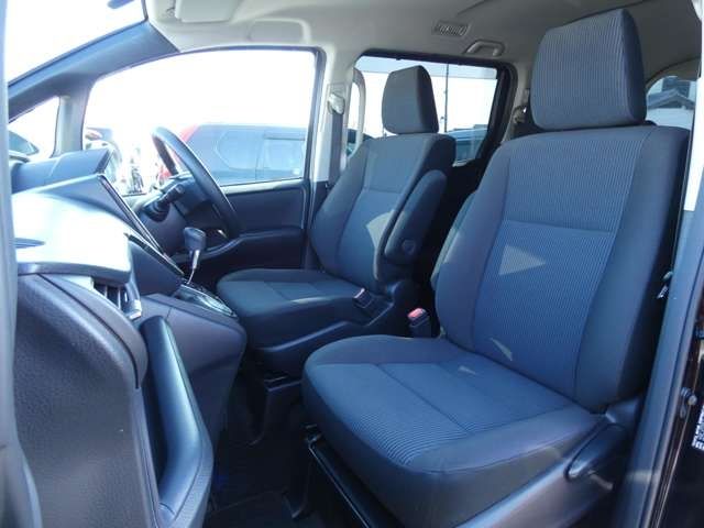 Toyota VOXY 2014-01 181503-24