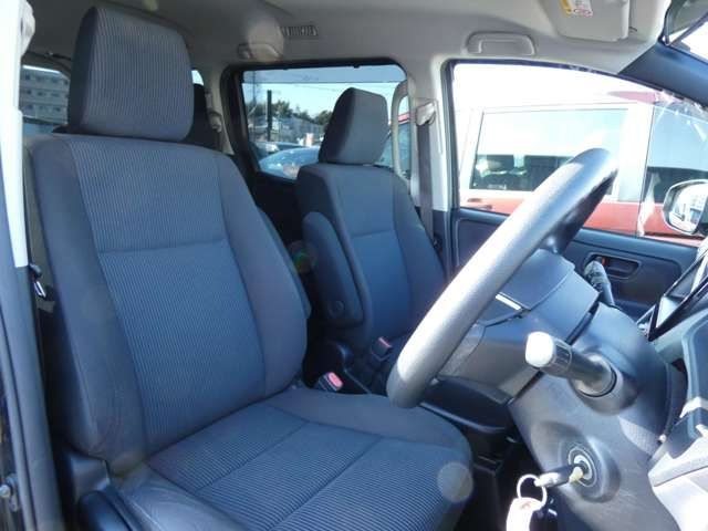 Toyota VOXY 2014-01 181503-23