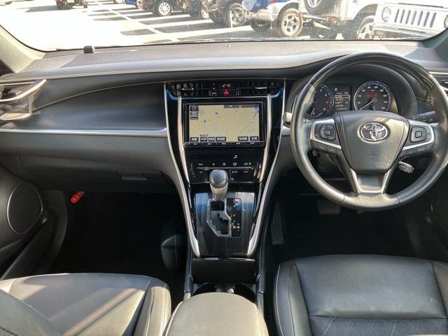 Toyota HARRIER 2018-07 29304-10