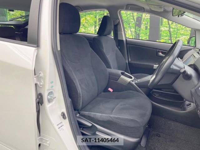 Toyota PRIUS PHV 2013-02 377813-11