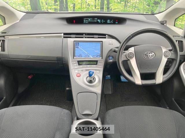 Toyota PRIUS PHV 2013-02 377813-1