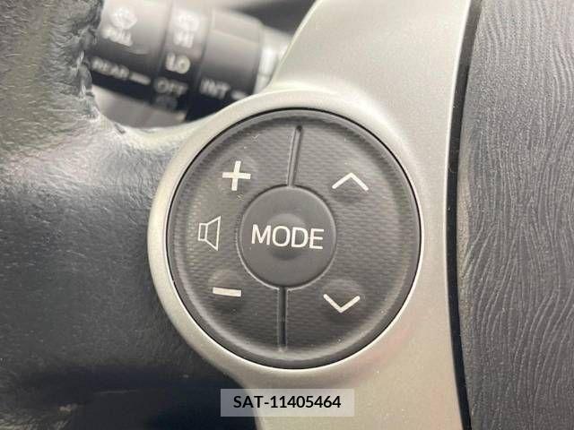 Toyota PRIUS PHV 2013-02 377813-9