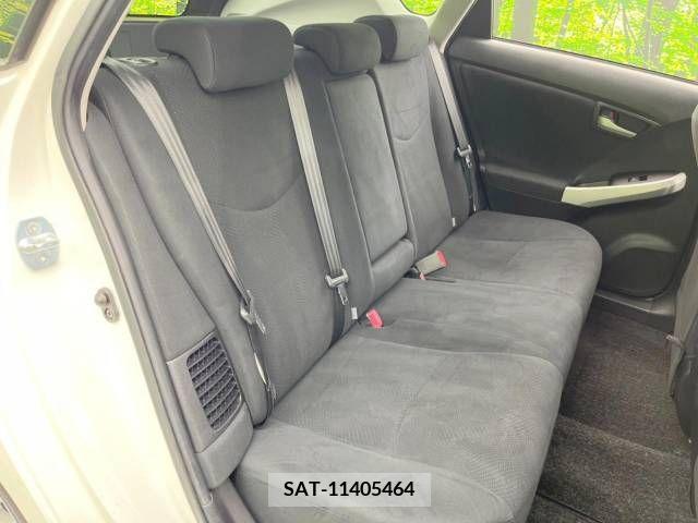 Toyota PRIUS PHV 2013-02 377813-12