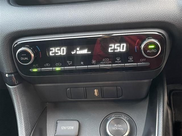 Toyota YARIS 2021-03 186729-11