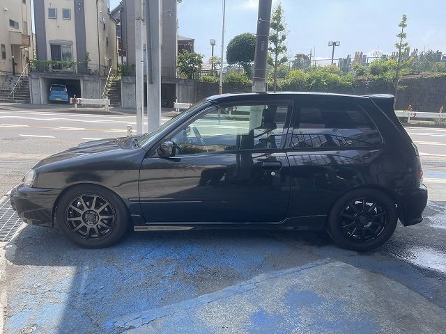 Toyota STARLET 1999-01 883-5