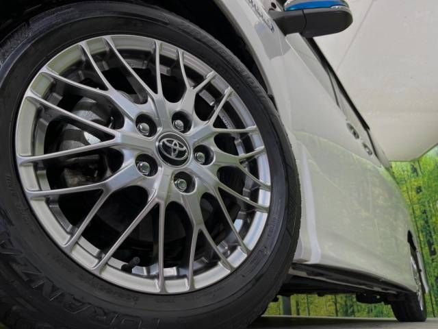Toyota VOXY HYBRID 2018-04 11071-14