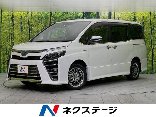 Toyota VOXY HYBRID 2018-04 11071-0