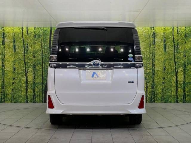Toyota VOXY HYBRID 2018-04 11071-16