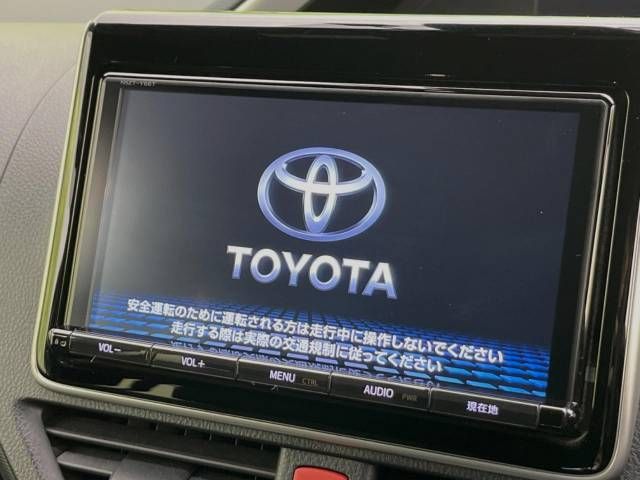 Toyota VOXY HYBRID 2018-04 11071-2