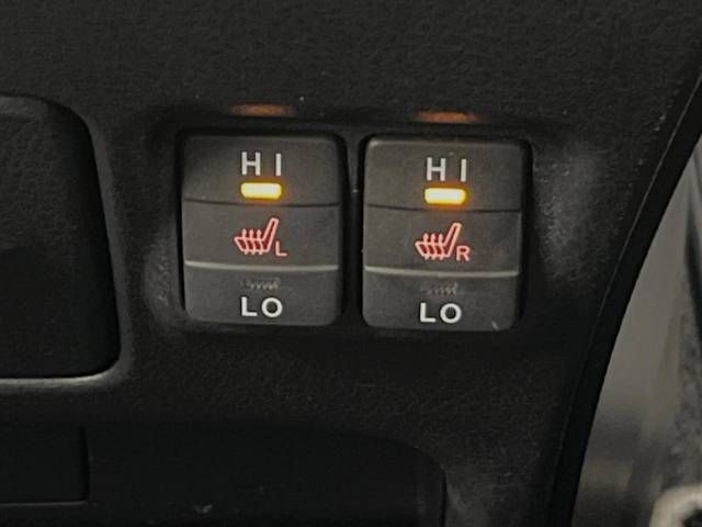 Toyota VOXY HYBRID 2018-04 11071-5