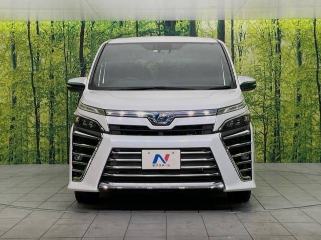 Toyota VOXY HYBRID 2018-04 11071-15