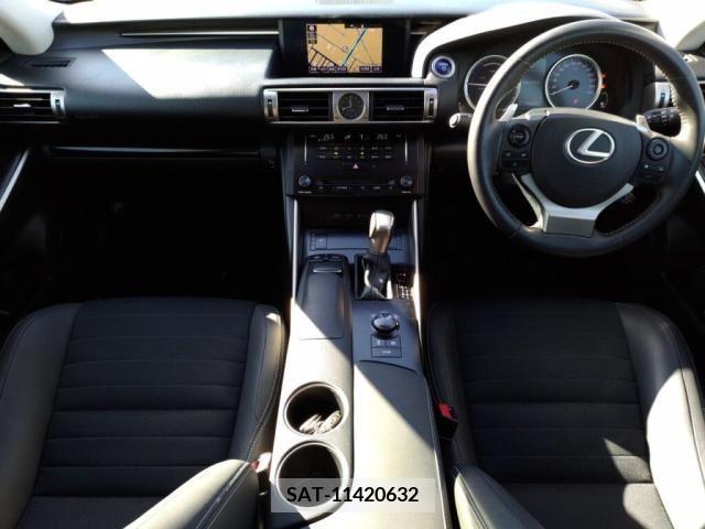 Lexus IS 2013-09 251919-2