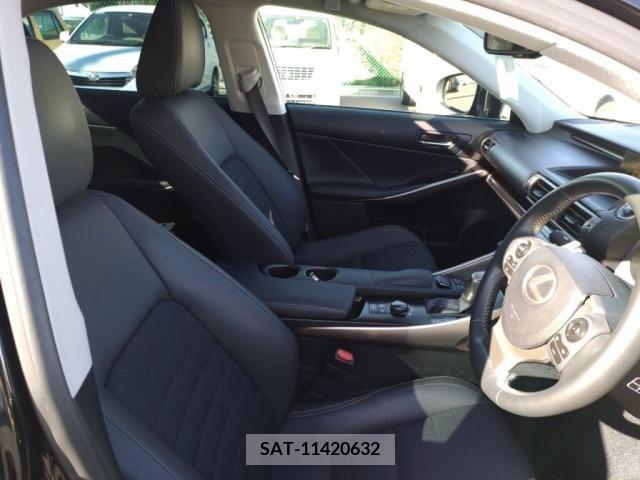 Lexus IS 2013-09 251919-20